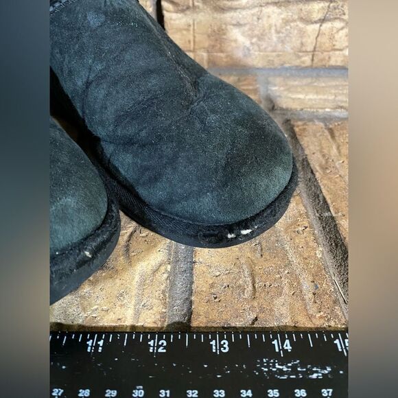 Black Uggs - Picture 3 of 7